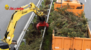 pince à tri modifiée par Locarmor en pleine action sur la RN165